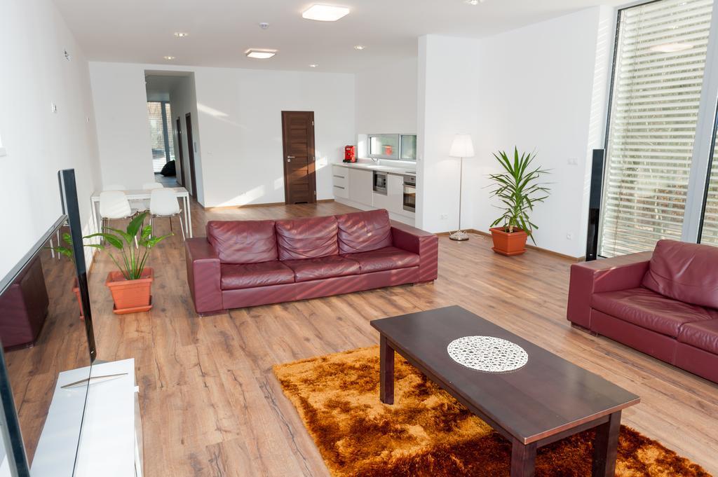 Villa Ladoven Luxusny Apartman 124M2 Martin Extérieur photo