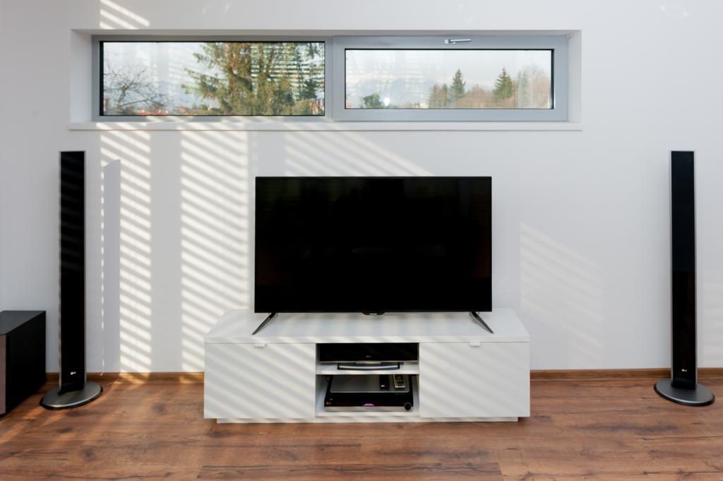 Villa Ladoven Luxusny Apartman 124M2 Martin Extérieur photo