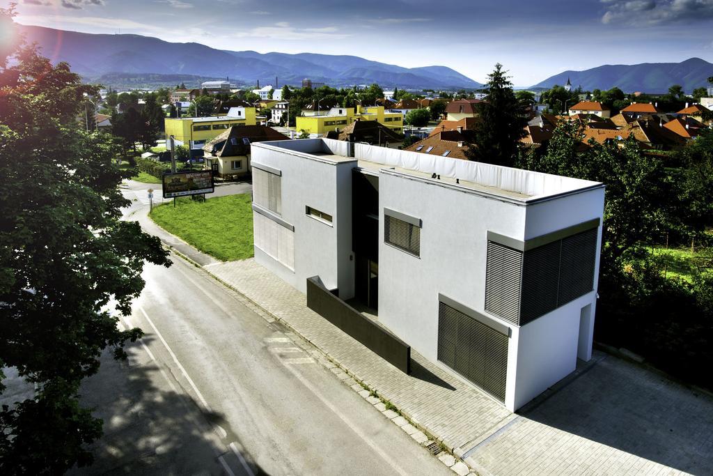 Villa Ladoven Luxusny Apartman 124M2 Martin Extérieur photo