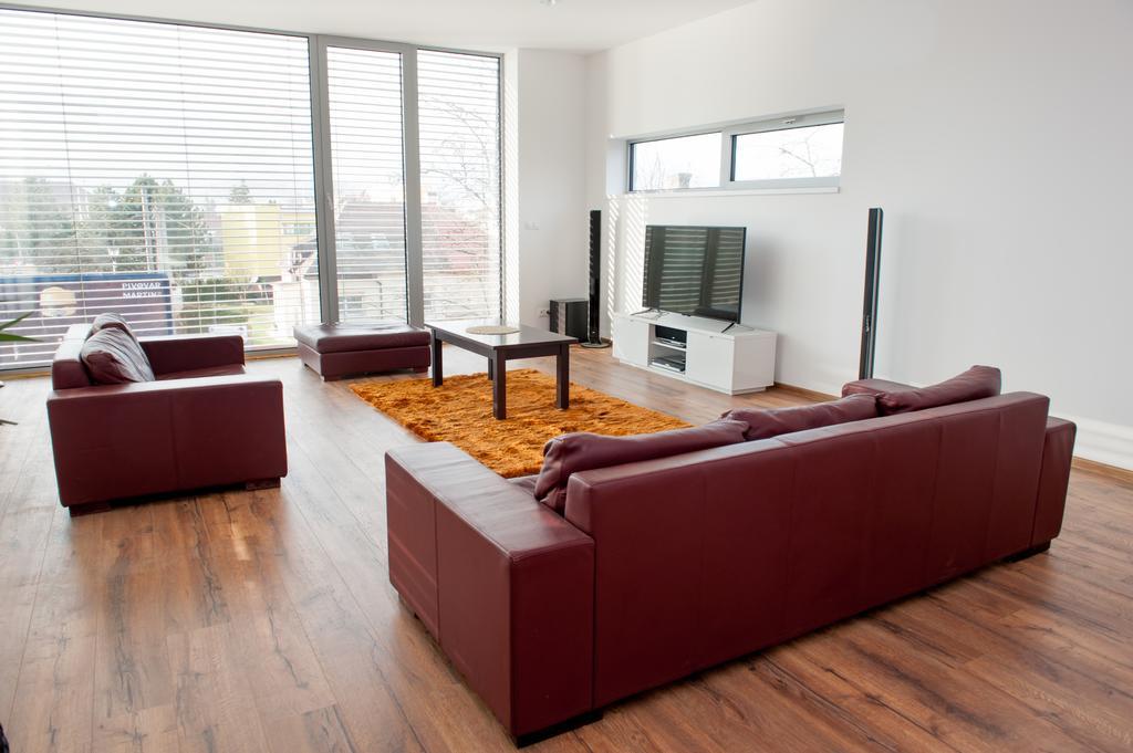 Villa Ladoven Luxusny Apartman 124M2 Martin Extérieur photo